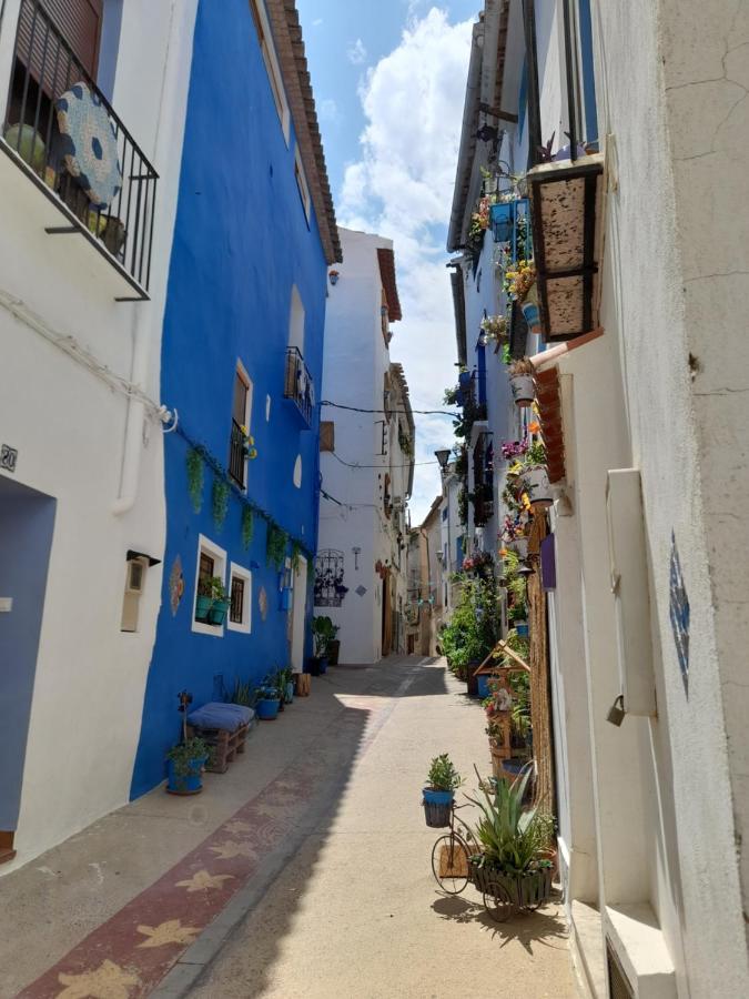 فيلا La Casa Azul تشيلفا المظهر الخارجي الصورة